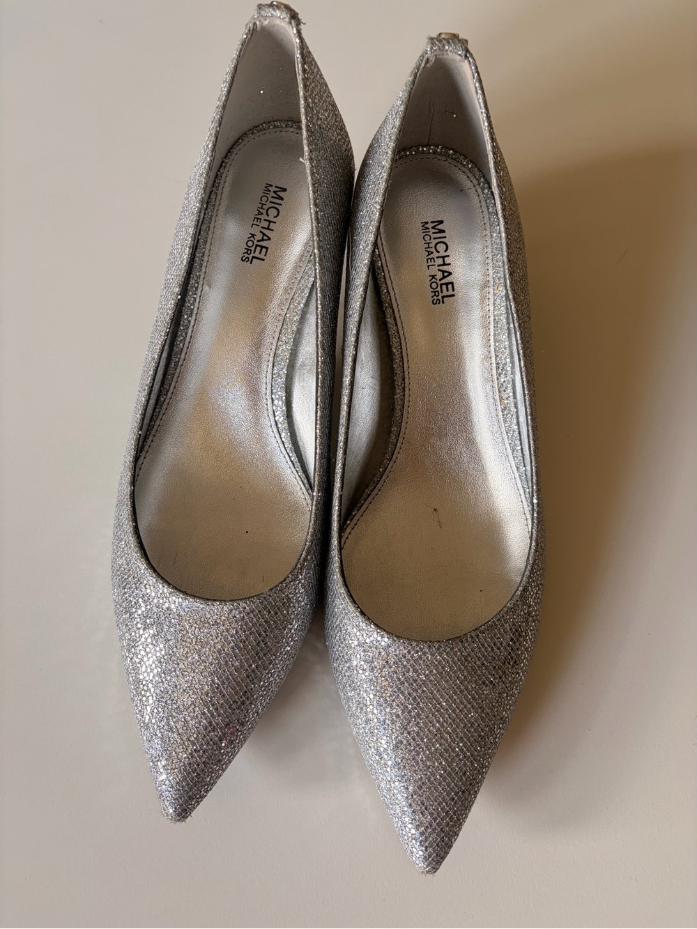MICHAEL KORS NEW IN BOX SILVER GLITTER SARA FLEX KITTEN PUMP SHOE SIZE 8M